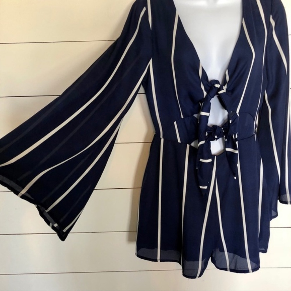 NWT Gianni Bini navy blue white romper medium